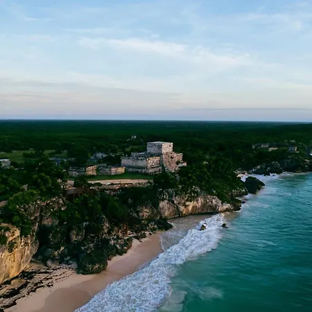 Eco Banitas Hotel