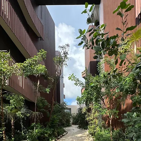 Private Pool In Zone - Free Club Access Apartment
