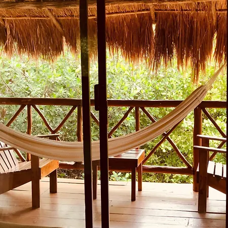 - Aldea Mangle & Cenote Lodge