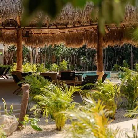 Tropical 2 Bedroom | Private Balcony & Rooftop | Casago Holiday home Tulum