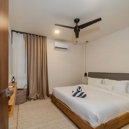 Holiday home Tropical 2 Bedroom | Private Balcony & Rooftop | Casago