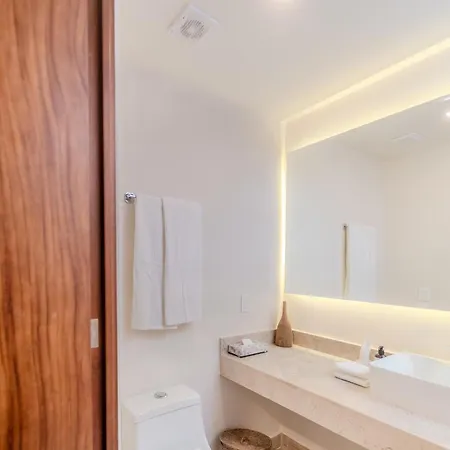 Tropical 2 Bedroom | Private Balcony & Rooftop | Casago *