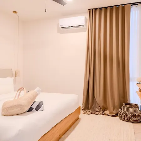 Holiday home Tropical 2 Bedroom | Private Balcony & Rooftop | Casago
