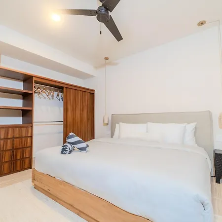 Holiday home Tropical 2 Bedroom | Private Balcony & Rooftop | Casago *