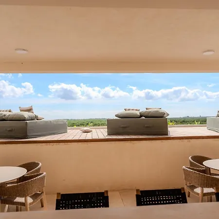 Holiday home Tropical 2 Bedroom | Private Balcony & Rooftop | Casago *