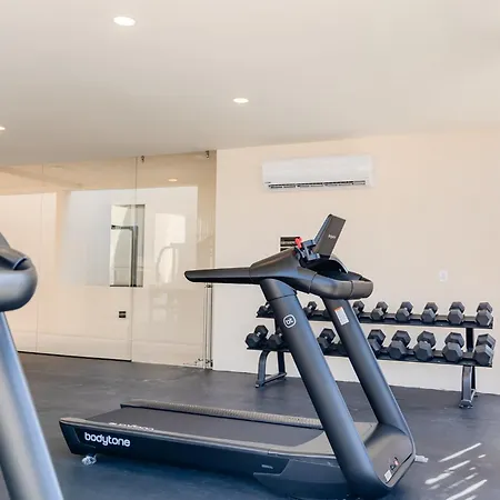 Tropical 2 Bedroom | Private Balcony & Rooftop | Casago Holiday home *