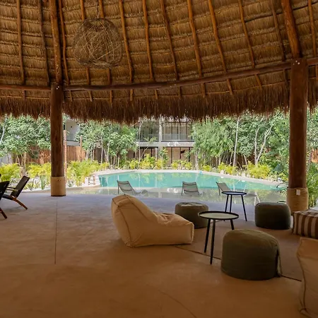 Holiday home Tropical 2 Bedroom | Private Balcony & Rooftop | Casago *