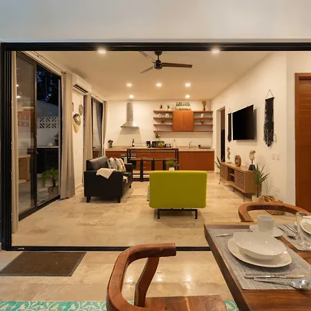 Casa Laura - - Private Townhome For 6 Guest - 3 Bedrooms - 5 Beds- Restaurant Walking Distance