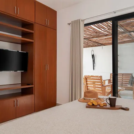 Casa Laura - - Private Townhome For 6 Guest - 3 Bedrooms - 5 Beds- Restaurant Walking Distance Apartamento Tulum