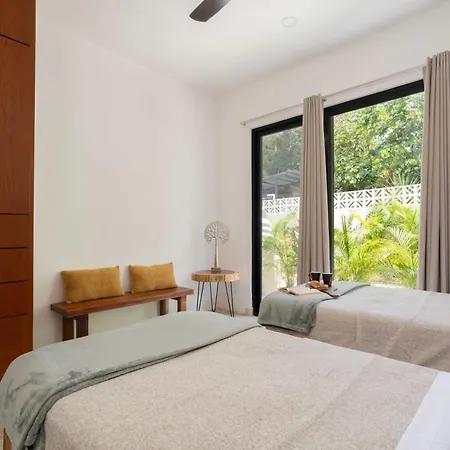 Casa Laura - - Private Townhome For 6 Guest - 3 Bedrooms - 5 Beds- Restaurant Walking Distance Apartamento *