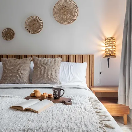 Apartamento Casa Laura - - Private Townhome For 6 Guest - 3 Bedrooms - 5 Beds- Restaurant Walking Distance *