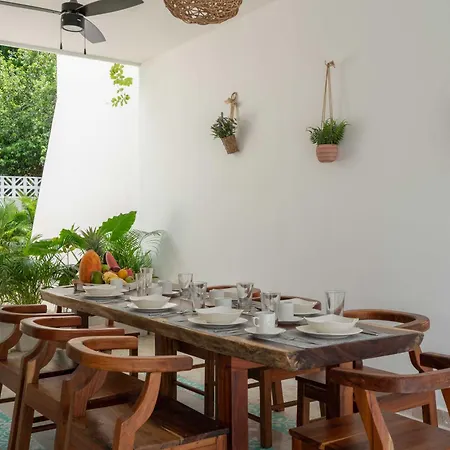 Casa Laura - - Private Townhome For 6 Guest - 3 Bedrooms - 5 Beds- Restaurant Walking Distance Apartamento
