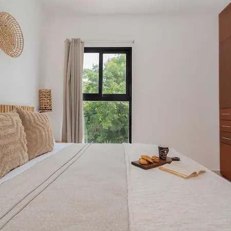 Casa Laura - - Private Townhome For 6 Guest - 3 Bedrooms - 5 Beds- Restaurant Walking Distance Apartamento