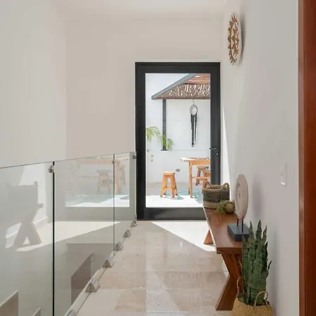 Casa Laura - - Private Townhome For 6 Guest - 3 Bedrooms - 5 Beds- Restaurant Walking Distance Tulum