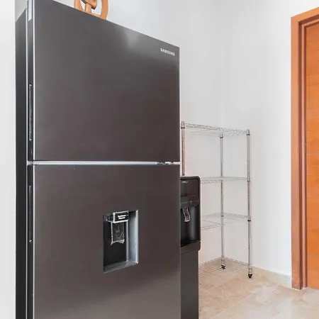 Casa Laura - - Private Townhome For 6 Guest - 3 Bedrooms - 5 Beds- Restaurant Walking Distance *