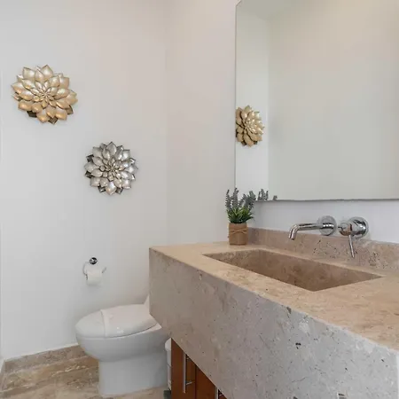 Apartamento Casa Laura - - Private Townhome For 6 Guest - 3 Bedrooms - 5 Beds- Restaurant Walking Distance *