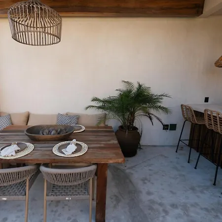 Luxe 6-br With Four Private Pools