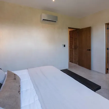 Luxe 6-br With Four Private Pools