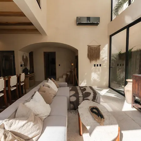Luxe 6-br With Four Private Pools Tulum