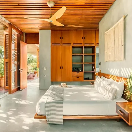 Design Award House With Sky Pool Ocean Views Holiday home *