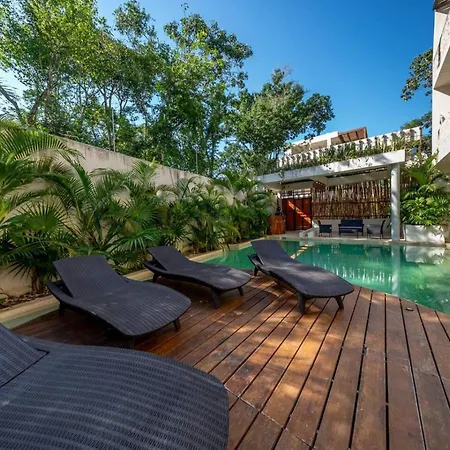 1 Bedroom With Rooftop Pool In Jungle At Paraiso Apartment