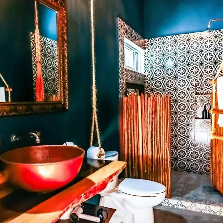 Poolside Studio-private Balcony-king Bed Apartment
