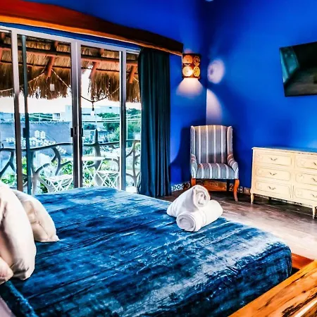 Private Paradise Poolside Studio With Balcony *