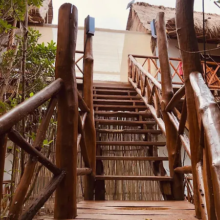 - Aldea Mangle & Cenote Lodge