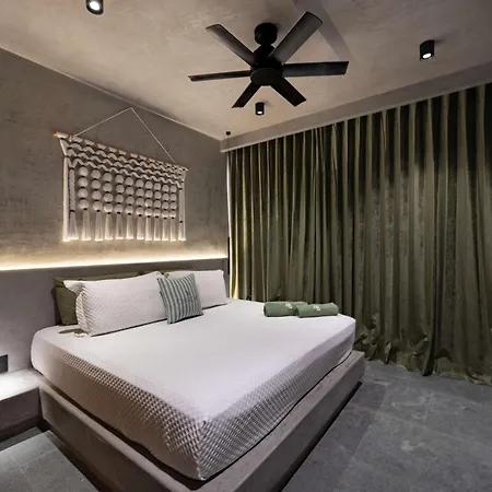 Jungle Mansion Rooftop Pool With Event Space Holiday home *