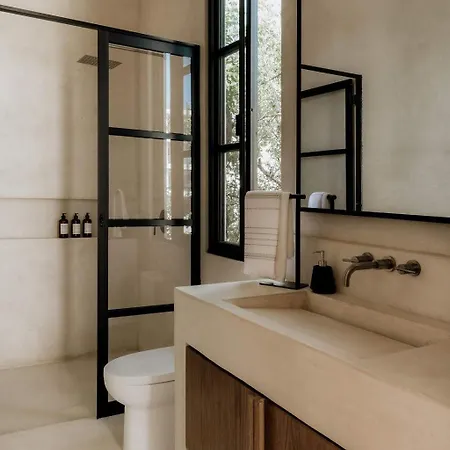 Casa Colina Stunning Pool - Rooftop Holiday home