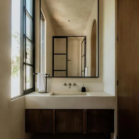 Casa Colina Stunning Pool - Rooftop Holiday home *
