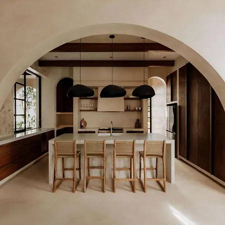 Casa Colina Stunning Pool - Rooftop Holiday home *