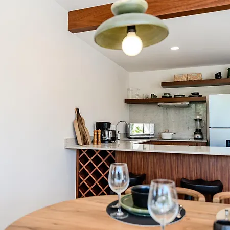 Tropical 2 Bedroom | Private Balcony & Rooftop | Casago Holiday home *