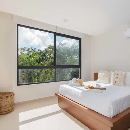Phimai & Infinity Pool, Fast Wifi, Nespresso & Netflix Apartment Tulum