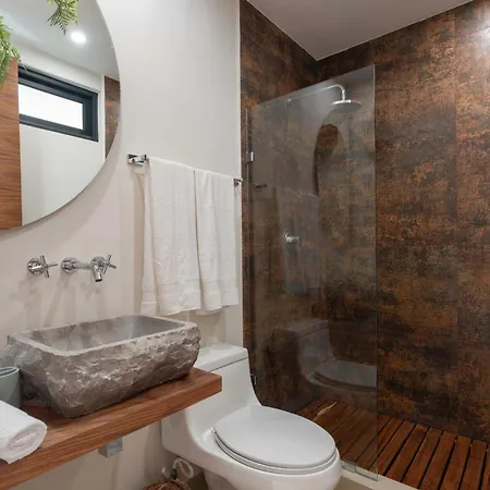 Phimai & Infinity Pool, Fast Wifi, Nespresso & Netflix Apartment Tulum