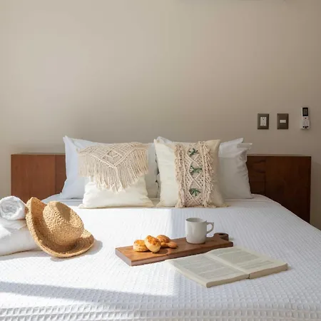 Phimai & Infinity Pool, Fast Wifi, Nespresso & Netflix *