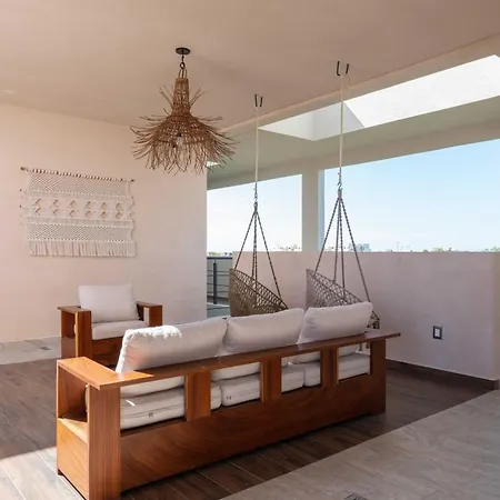 Phimai & Infinity Pool, Fast Wifi, Nespresso & Netflix Apartment *