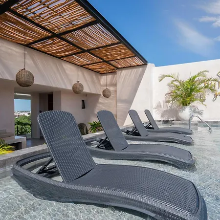 Apartment Phimai & Infinity Pool, Fast Wifi, Nespresso & Netflix