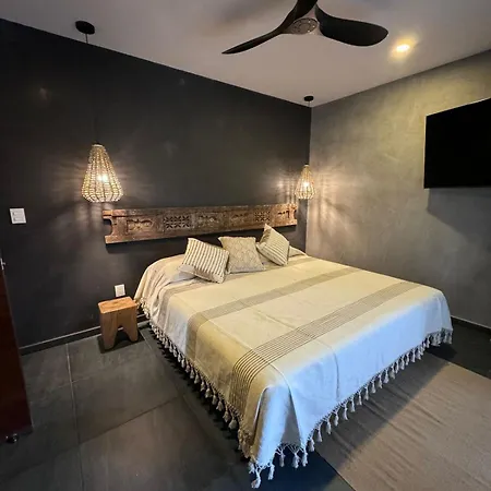 Luxury 2 Bed 2 Bath With Private Jacuzzi *