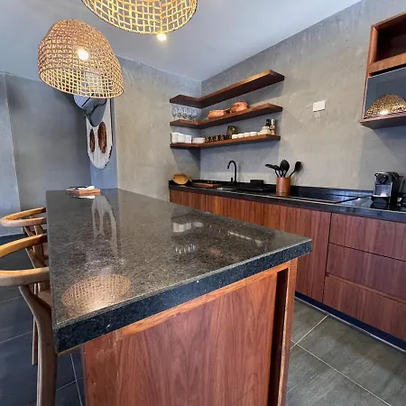 Luxury 2 Bed 2 Bath With Private Jacuzzi *