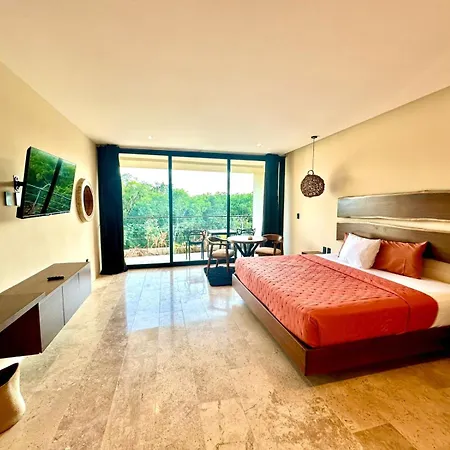 Beautiful Minutes From The Tulum