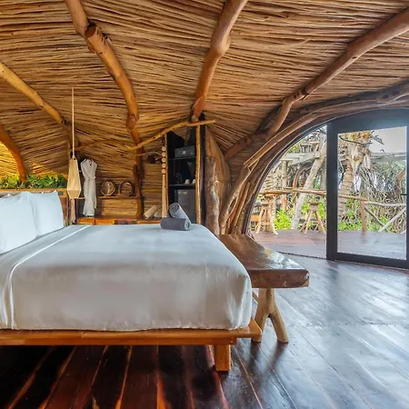 Hotel Kanan & Adults Only Playground 3*