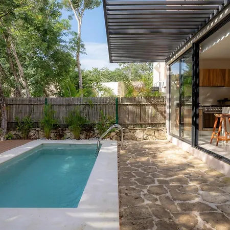 The Hibiscus House Holiday home *