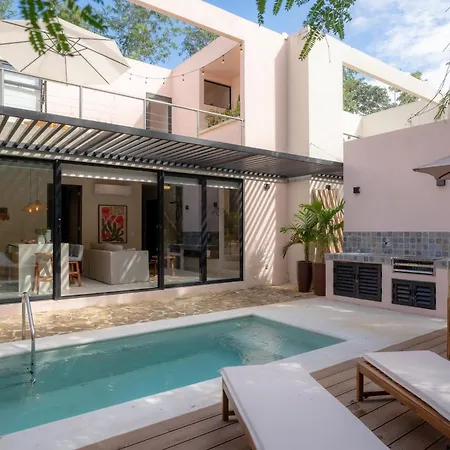 Holiday home The Hibiscus House Tulum