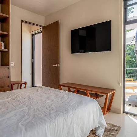 The Hibiscus House * Tulum