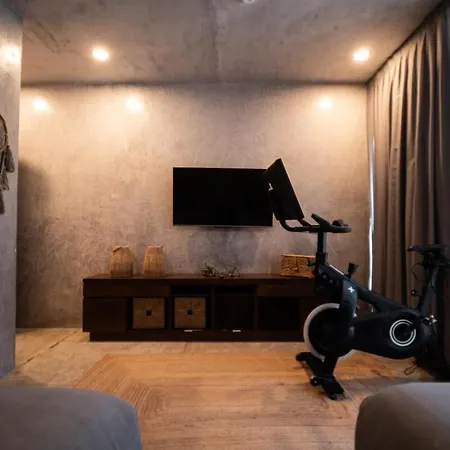Spacious Luxury Villa, 3 Private Pools + Rooftop Tulum