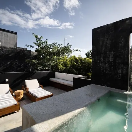 Spacious Luxury Villa, 3 Private Pools + Rooftop Villa *