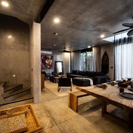 Villa Spacious Luxury Villa, 3 Private Pools + Rooftop *