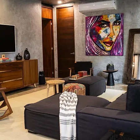 Spacious Luxury Villa, 3 Private Pools + Rooftop
