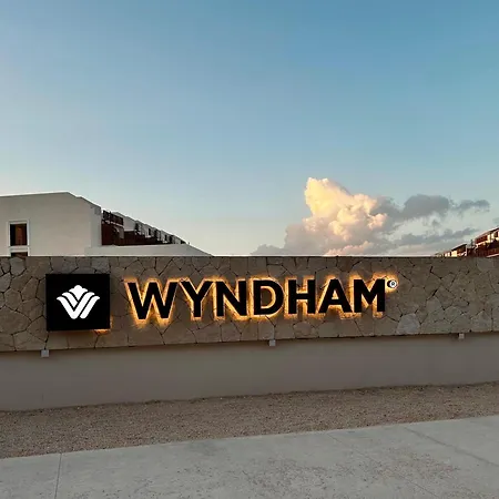 Hotel Wyndham 4*